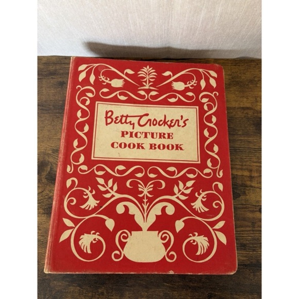 Vintage 1950 Betty Crocker's Picture Cook Book First‎ Edition, Fourth Printing